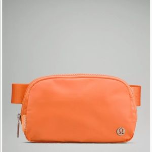 🏈 NWT Orange Frappe Everywhere Belt Bag🏈